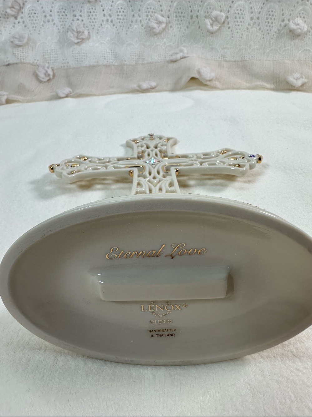 NWT Lenox Cream Ceramic “Eternal Love” Cross with Gold Trim and Crystal Accents - Picture 6 of 8